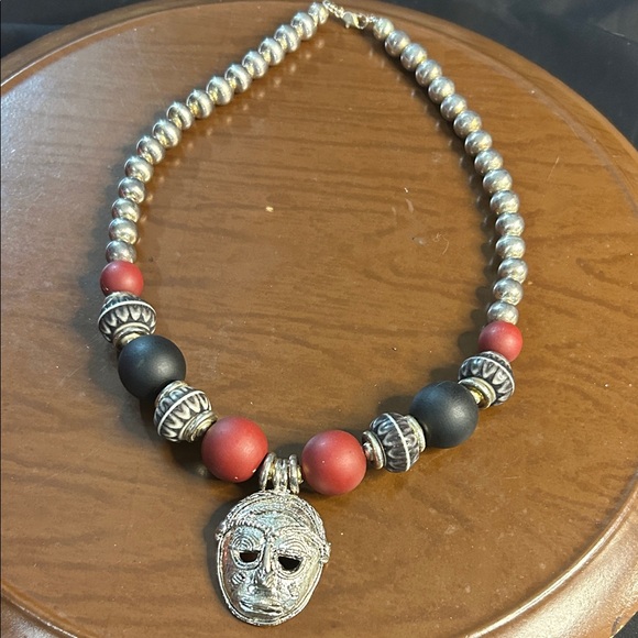 Elegant Red and Black Beaded Necklace Set! - Picture 9 of 16